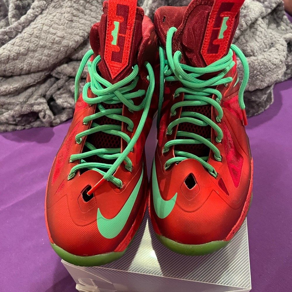 Lebron 10 Christmas Mens 8